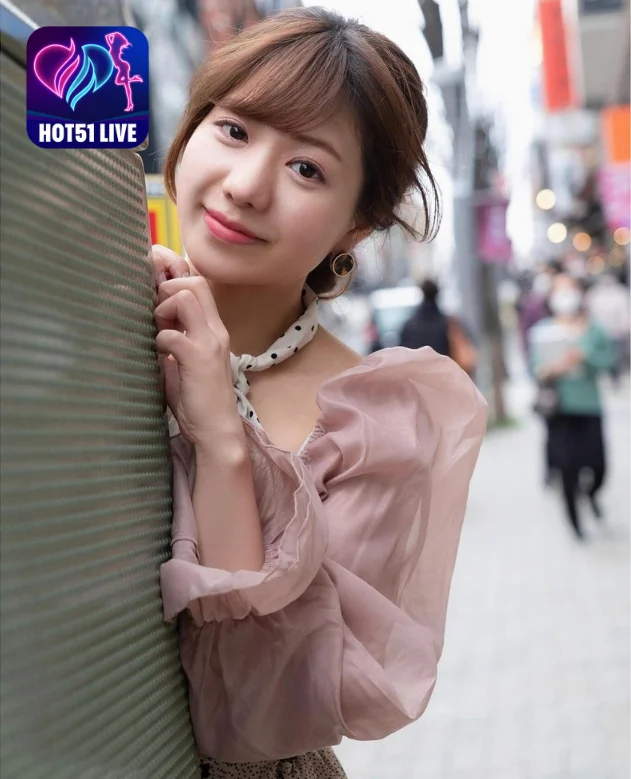 Read more about the article Pesona Memikat Rina Fujisaki : Bintang Dewasa Jepang di Hot51Live yang Mempesona. Beautiful Japan Av star actress