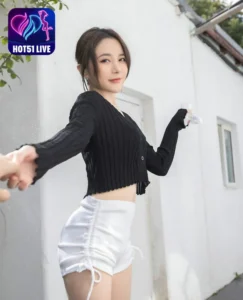 Read more about the article Yu Zi Jiang Fish: Pesona Model Cina Lucu yang Beraksi di Hot51live. live beautiful girl